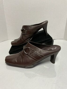A2 by Aerosoles 2 Snapezoid Dark Brown Leather Mule Heels Size 8M